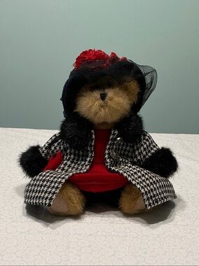 Plush Bailey Princess Boyd’s Bear 2001
